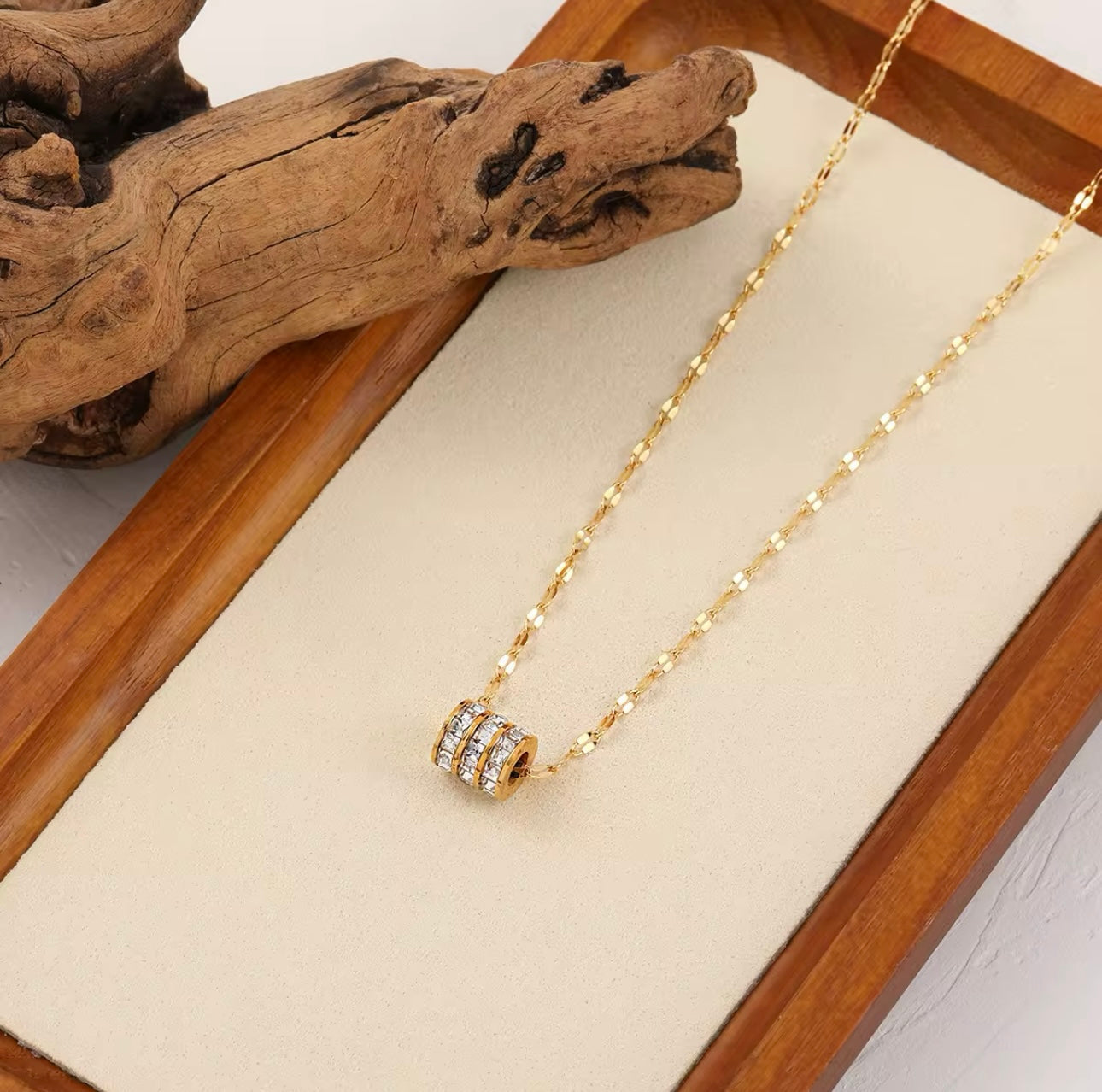 Luxury Shiny Zircon Cylinder Pendant Necklace Women Fashion