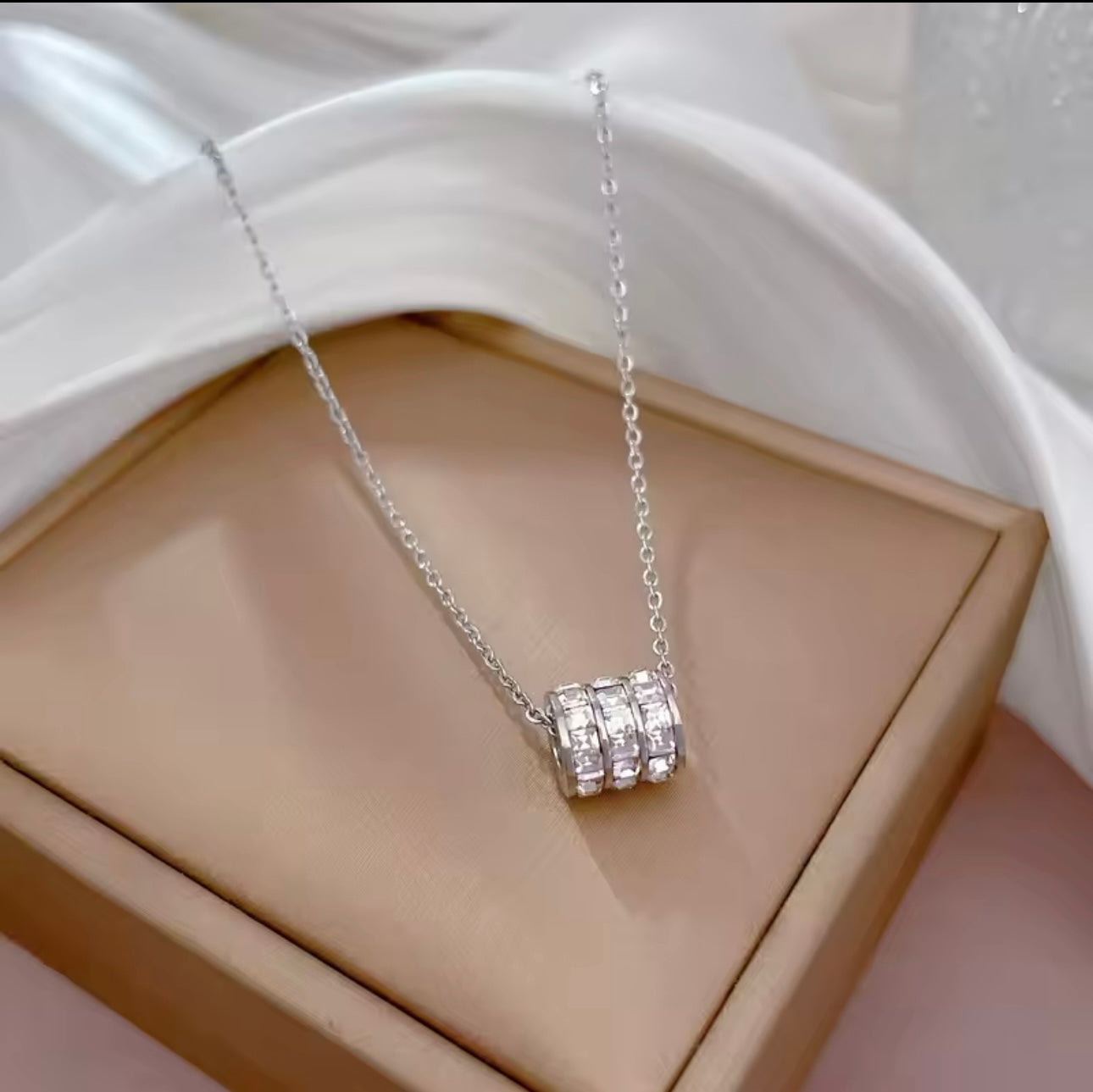 Luxury Shiny Zircon Cylinder Pendant Necklace Women Fashion